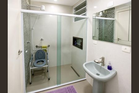 Apartamento à venda com 120m², 2 quartos e 1 vaga Apartamento à venda com 120m², 2 quartos e 1 vagaSuíte