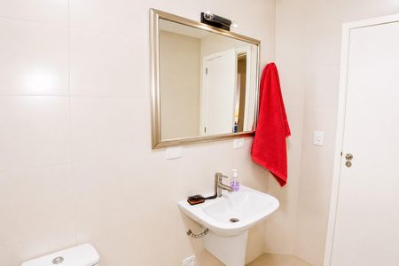 Apartamento à venda com 120m², 2 quartos e 1 vaga Apartamento à venda com 120m², 2 quartos e 1 vagaBanheiro