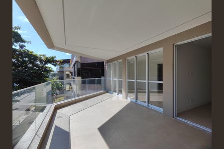 Apartamento à venda com 93m², 2 quartos e 2 vagas Apartamento à venda com 93m², 2 quartos e 2 vagasVaranda