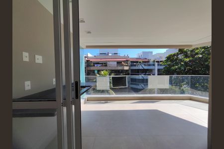 Apartamento à venda com 93m², 2 quartos e 2 vagas Apartamento à venda com 93m², 2 quartos e 2 vagasVaranda