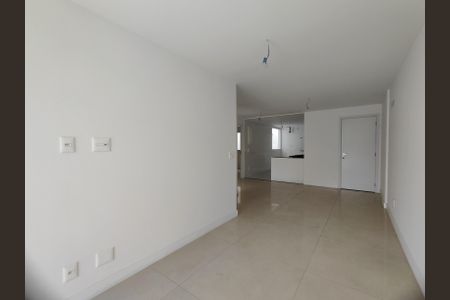 Apartamento à venda com 93m², 2 quartos e 2 vagas Apartamento à venda com 93m², 2 quartos e 2 vagasSala