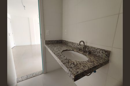 Apartamento à venda com 93m², 2 quartos e 2 vagas Apartamento à venda com 93m², 2 quartos e 2 vagasBanheiro da Suíte 2