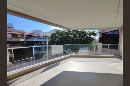 Apartamento à venda com 93m², 2 quartos e 2 vagas Apartamento à venda com 93m², 2 quartos e 2 vagasVaranda