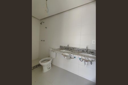 Apartamento à venda com 93m², 2 quartos e 2 vagas Apartamento à venda com 93m², 2 quartos e 2 vagasBanheiro da Suíte 1