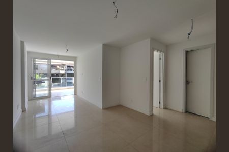 Apartamento à venda com 93m², 2 quartos e 2 vagas Apartamento à venda com 93m², 2 quartos e 2 vagasSala
