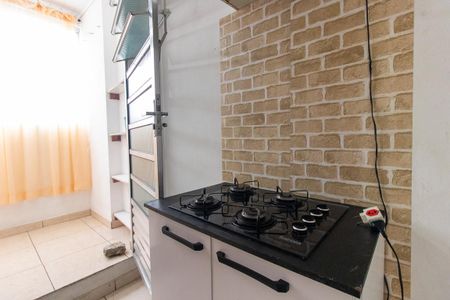 Detalhe da cozinha de casa para alugar com 1 quarto, 35m² em Sítio Cercado, Curitiba