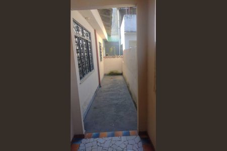 Área externa de casa para alugar com 2 quartos, 40m² em Centro, Nilópolis