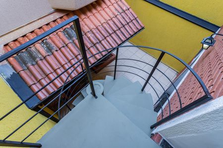 Casa para alugar com 235m², 3 quartos e 4 vagasEscada