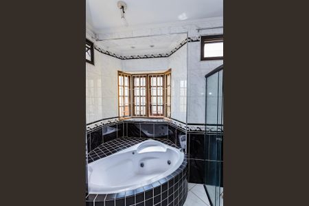 Casa para alugar com 235m², 3 quartos e 4 vagasBanheiro suite