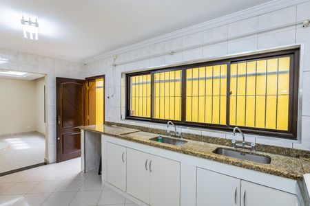 Casa para alugar com 235m², 3 quartos e 4 vagasCozinha