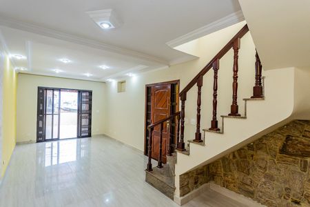 Casa para alugar com 235m², 3 quartos e 4 vagasSala