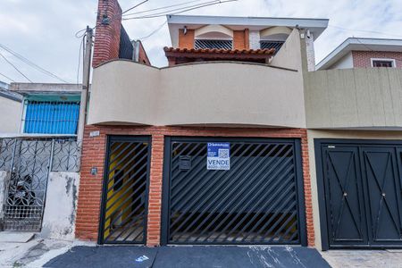 Casa para alugar com 235m², 3 quartos e 4 vagasFachada