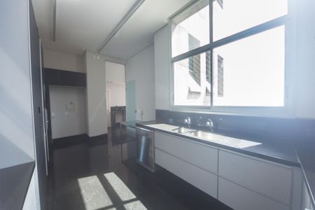Apartamento à venda com 233m², 4 quartos e 5 vagas Apartamento à venda com 233m², 4 quartos e 5 vagasCozinha