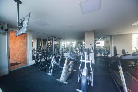 Apartamento à venda com 233m², 4 quartos e 5 vagas Apartamento à venda com 233m², 4 quartos e 5 vagasÁrea comum - Academia