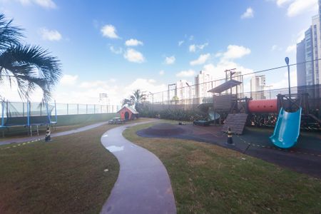 Apartamento à venda com 233m², 4 quartos e 5 vagas Apartamento à venda com 233m², 4 quartos e 5 vagasÁrea comum - Playground