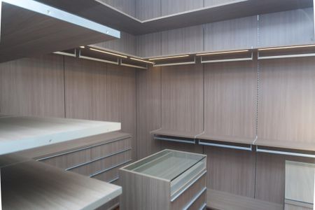 Apartamento à venda com 233m², 4 quartos e 5 vagas Apartamento à venda com 233m², 4 quartos e 5 vagassuite 3 / closet