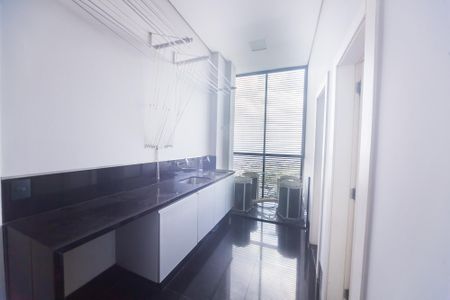 Apartamento à venda com 233m², 4 quartos e 5 vagas Apartamento à venda com 233m², 4 quartos e 5 vagasÁrea de Serviço
