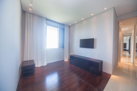 Apartamento à venda com 233m², 4 quartos e 5 vagas Apartamento à venda com 233m², 4 quartos e 5 vagassuite 4