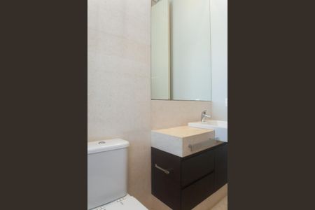 Apartamento à venda com 233m², 4 quartos e 5 vagas Apartamento à venda com 233m², 4 quartos e 5 vagasBanheiro suite 3 / closet
