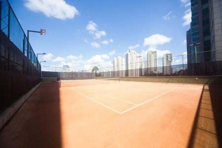 Apartamento à venda com 233m², 4 quartos e 5 vagas Apartamento à venda com 233m², 4 quartos e 5 vagasQuadra Esportiva