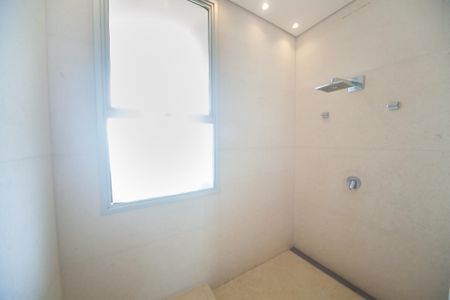 Apartamento à venda com 233m², 4 quartos e 5 vagas Apartamento à venda com 233m², 4 quartos e 5 vagasBanheiro suite 4