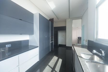 Apartamento à venda com 233m², 4 quartos e 5 vagas Apartamento à venda com 233m², 4 quartos e 5 vagasCozinha