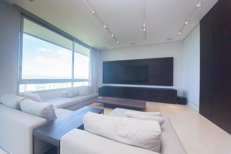 Apartamento à venda com 233m², 4 quartos e 5 vagas Apartamento à venda com 233m², 4 quartos e 5 vagasSala de TV