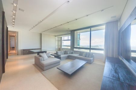 Apartamento à venda com 233m², 4 quartos e 5 vagas Apartamento à venda com 233m², 4 quartos e 5 vagassala