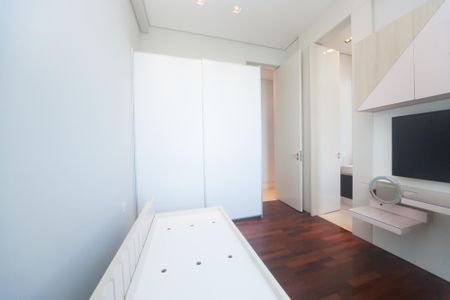 Apartamento à venda com 233m², 4 quartos e 5 vagas Apartamento à venda com 233m², 4 quartos e 5 vagassuite 1