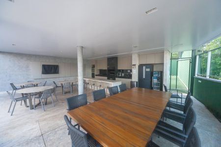 Apartamento à venda com 233m², 4 quartos e 5 vagas Apartamento à venda com 233m², 4 quartos e 5 vagasÁrea comum - Churrasqueira
