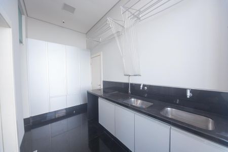 Apartamento à venda com 233m², 4 quartos e 5 vagas Apartamento à venda com 233m², 4 quartos e 5 vagasÁrea de Serviço
