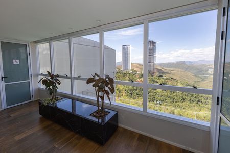 Apartamento para alugar com 199m², 4 quartos e 3 vagas Apartamento para alugar com 199m², 4 quartos e 3 vagasÁrea comum - Varanda do Home Office