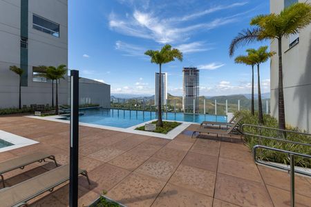 Apartamento para alugar com 199m², 4 quartos e 3 vagas Apartamento para alugar com 199m², 4 quartos e 3 vagasÁrea comum - Piscina