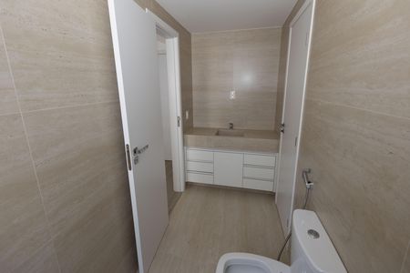 Apartamento para alugar com 199m², 4 quartos e 3 vagas Apartamento para alugar com 199m², 4 quartos e 3 vagasBanheiro da Semi Suíte 3 e 4