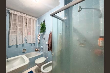Apartamento à venda com 76m², 3 quartos e sem vaga Apartamento à venda com 76m², 3 quartos e sem vagaBanheiro social