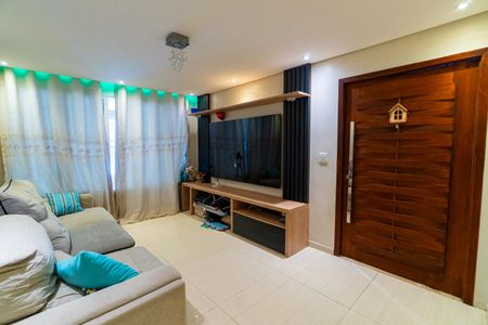 Casa à venda com 180m², 2 quartos e 2 vagasSala