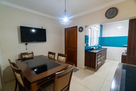Casa à venda com 180m², 2 quartos e 2 vagasCozinha