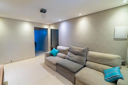 Casa à venda com 180m², 2 quartos e 2 vagasSala