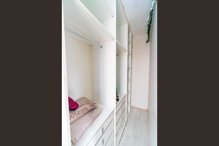 Casa à venda com 180m², 2 quartos e 2 vagasCloset do Quarto 1
