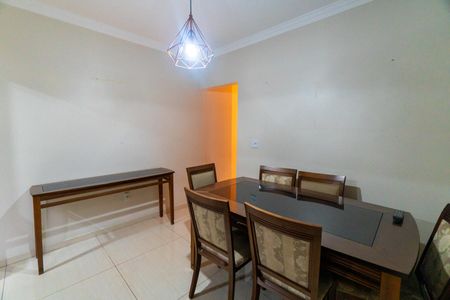Casa à venda com 180m², 2 quartos e 2 vagasCozinha