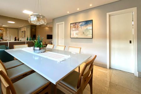 Sala de apartamento à venda com 3 quartos, 106m² em Santo Antônio, Belo Horizonte