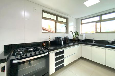 Apartamento à venda com 106m², 3 quartos e 3 vagasCozinha