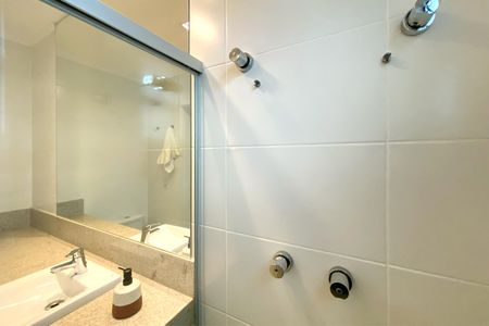 Apartamento à venda com 106m², 3 quartos e 3 vagasBanheiro da Suíte 2