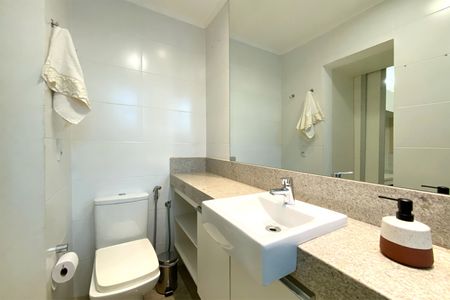 Apartamento à venda com 106m², 3 quartos e 3 vagasBanheiro da Suíte 2