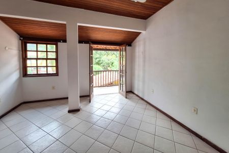 Casa à venda com 195m², 3 quartos e 3 vagasSuíte 2