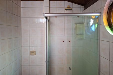 Casa à venda com 195m², 3 quartos e 3 vagasBanheiro da Suíte 2