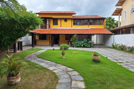 Casa à venda com 195m², 3 quartos e 3 vagasQuintal