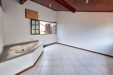 Casa à venda com 195m², 3 quartos e 3 vagasSuíte 1