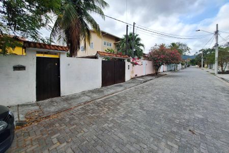 Casa à venda com 195m², 3 quartos e 3 vagasFachada