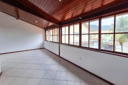 Casa à venda com 195m², 3 quartos e 3 vagasSuíte 1